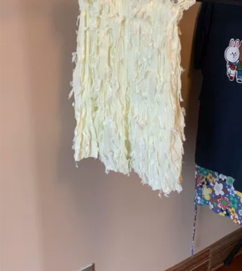 奶黄色半身裙褶皱短裙花苞裙 实体店200多...