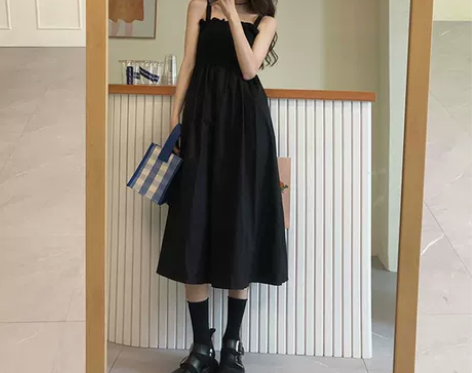 设计感小众外穿小黑裙夏裙子日系风黑色吊带裙...