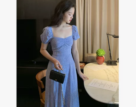 爱心抽褶法式复古蓝色碎花连衣裙女夏收腰显瘦...