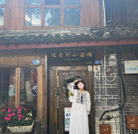 云南民族风刺绣棉麻长白裙 这是特意买来去云...