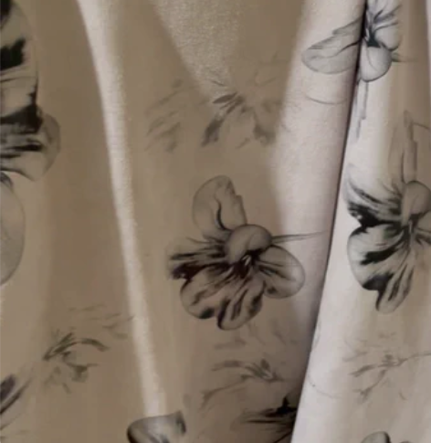 秋冬麋皮浅粉色灰色大花A型裙大摆裙中裙，有...