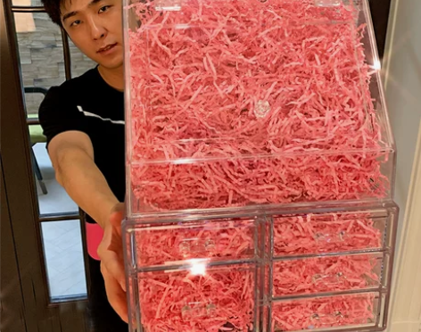 网红防尘桌面亚克力大容量化妆品收纳盒透明口...