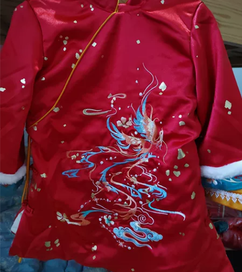 佐木森林琼瑶，只有上衣130，全新带吊牌，...