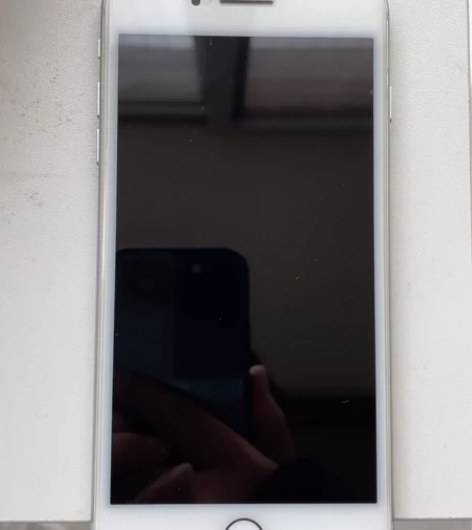 几乎全新的iphone 8p，64G，无任...