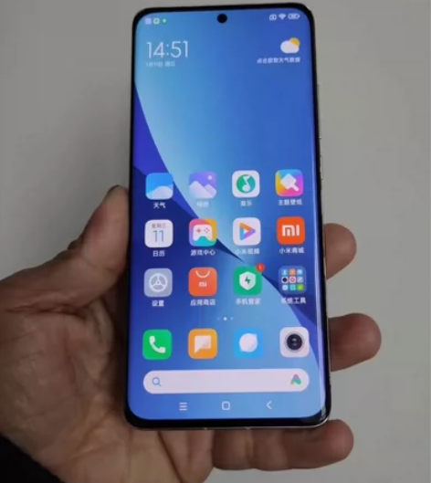 小米12，8+128内存，手机很新边框轻微...