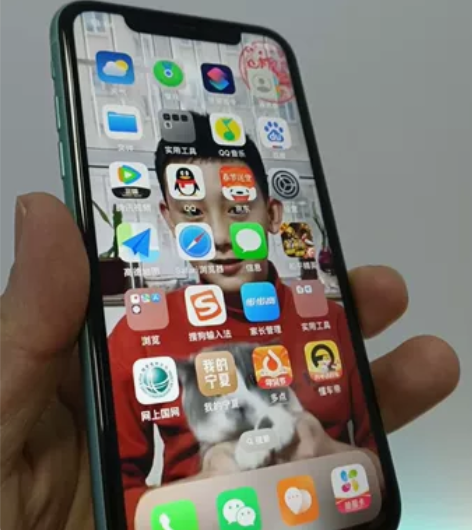 苹果11 墨绿色 128g  电池73% ...