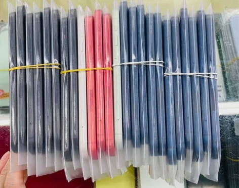 苹果12  黑色，蓝色，红色，白色 64G...