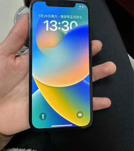 苹果12pro128g，成色磕碰如图，屏幕...