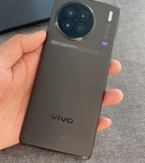 vivox90 12+256g 保修到23...