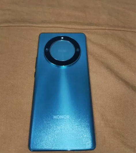 荣耀 X40 8+256，自用99新，保修...