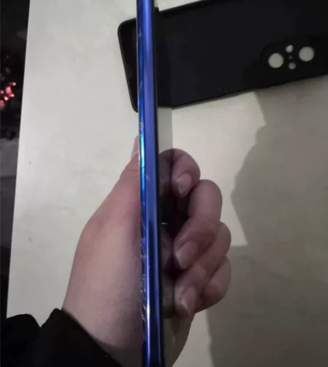 自用荣耀50se,8+128后盖碎了(换个...