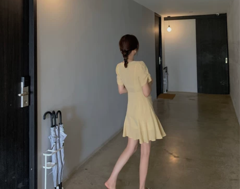 AHY 流行裙子女新款夏韩版网红V领连衣裙...