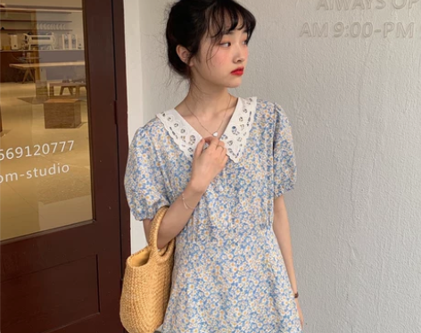 陆小团团气质法式初恋娃娃领甜美碎花蓝色油画...