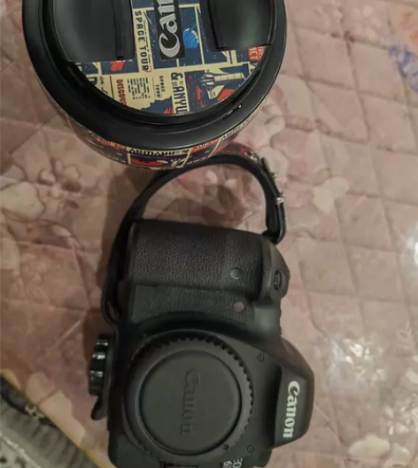 佳能EOS 6D全画幅单反相机，24-10...