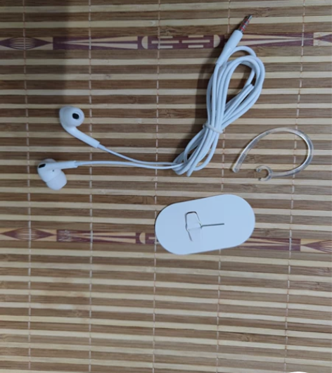 全新耳机耳塞隔音,送手机取卡针 感兴趣的话...