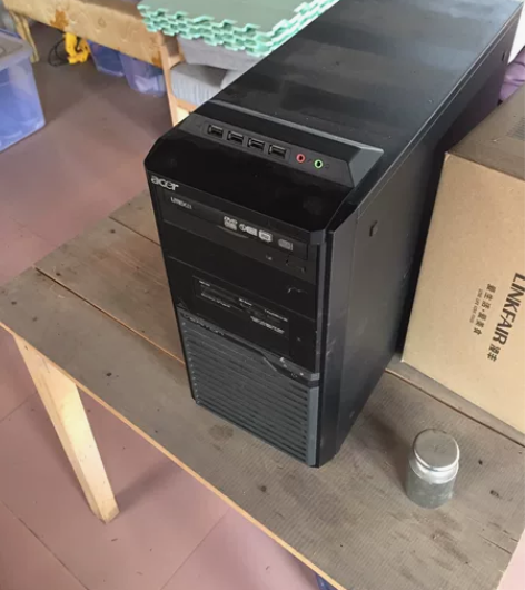 宏碁机箱 m275机箱,钢板很厚,自带光驱...