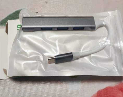 拓展坞全新未拆封,1拖4一拖四。4个USB...