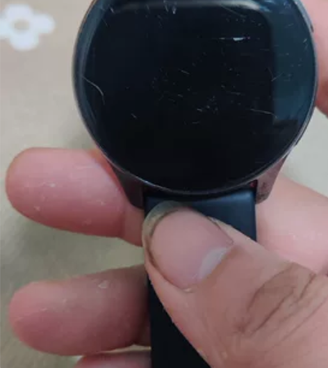 一加手表,有明显划痕,设备可以正常使用。已...