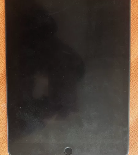 个人出一台ipad当时买来考研用的，考完就...