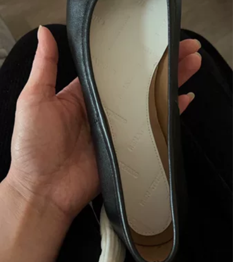 晓娜家娃娃鞋，39码，全新出，350 感兴...