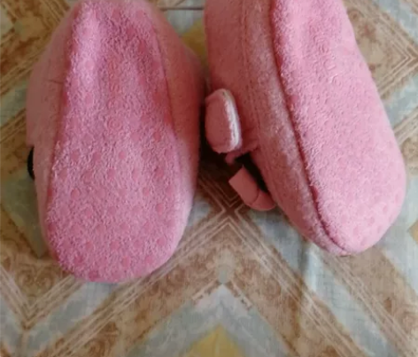 迪士尼12岁宝宝儿童软底鞋 带胶粒 魔术扣...