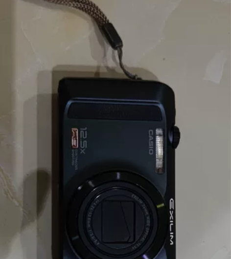 卡西欧数码相机EX-ZR100 感兴趣的话...