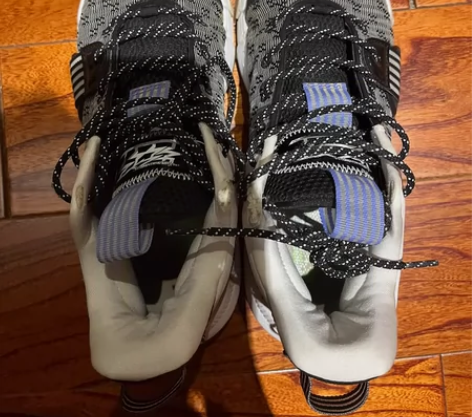 安踏 轻狂2代 42码 成色看图 裸鞋无盒...