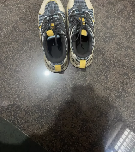 百分百正品安踏的三百多买的就穿过几次其他时...