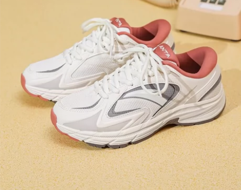 安踏官方AT952 复古跑步鞋女款秋冬新款...