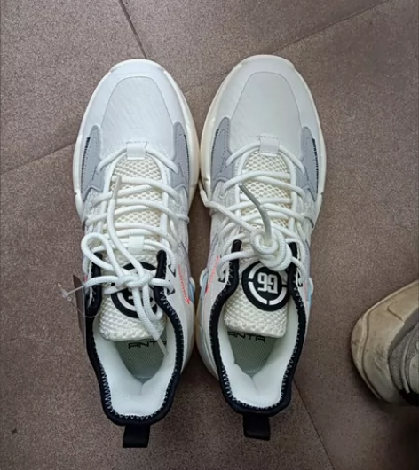 安踏g6 40码下过一次地，鞋子多了，穿不...