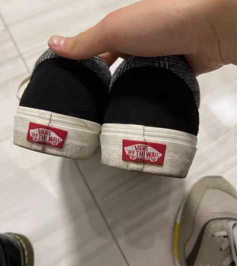 Vans，很新的鞋子，上脚次数非常少，转给...