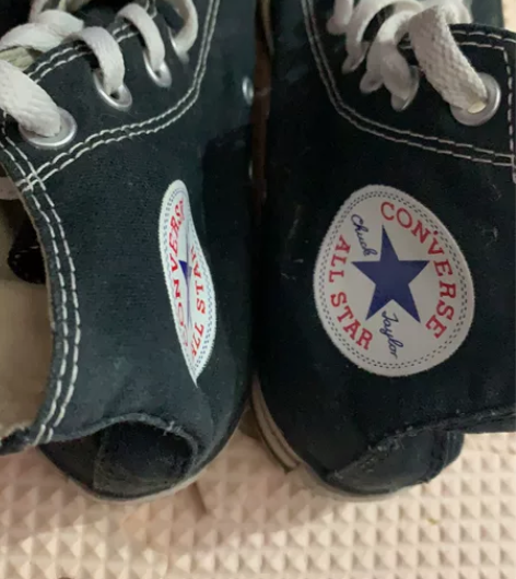 Converse 帆布鞋 前年在匡威店里头...
