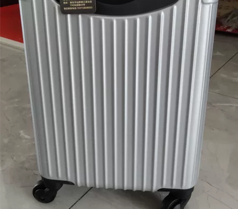 全新高档行李箱，大小19cm*29cm*4...