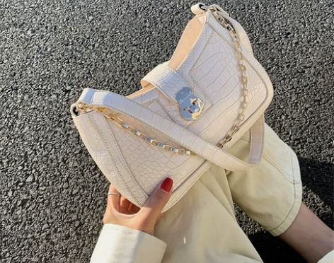 天彩翼飞 手机包 感兴趣的话点“我想要”和...