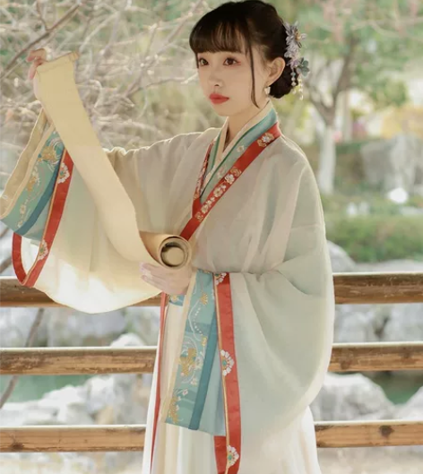 十三余小豆蔻儿[青山语]绣花双层晋襦一片式...