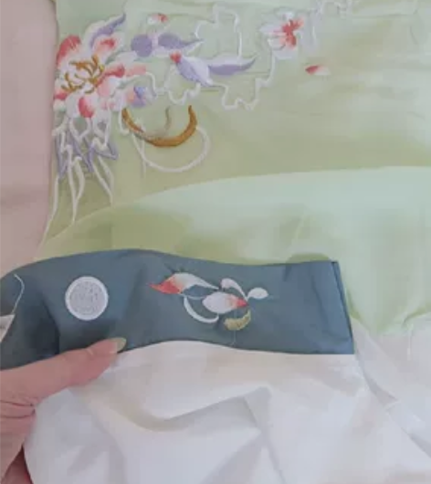 退坑出，重工刺绣千韵岗套装，仅试穿全新，m...