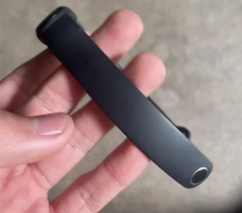 小米手环6NFC，带原装充电器原价289购...