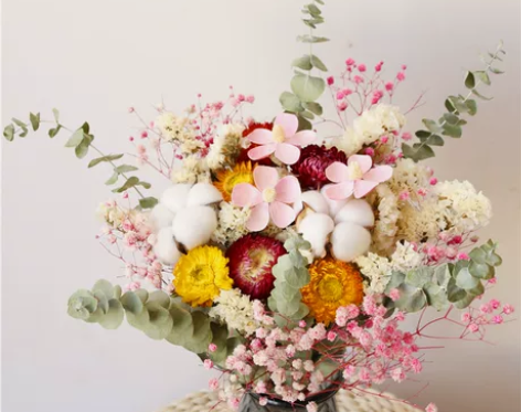 干花插花永生满天星勿忘我雏菊花束花卉云南