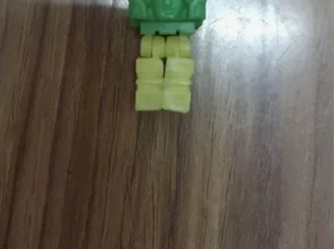 老房子90年代怀旧物品几十年前变形金刚头领...