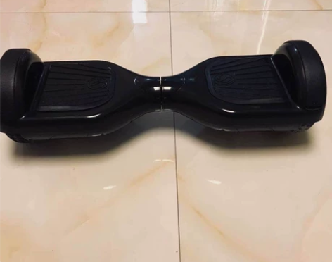 平衡车 九成新  黑色 龙吟出品 自带充电...