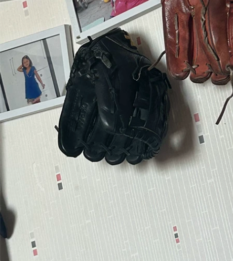 棒球手套，用过一次 感兴趣的话点“我想要”...