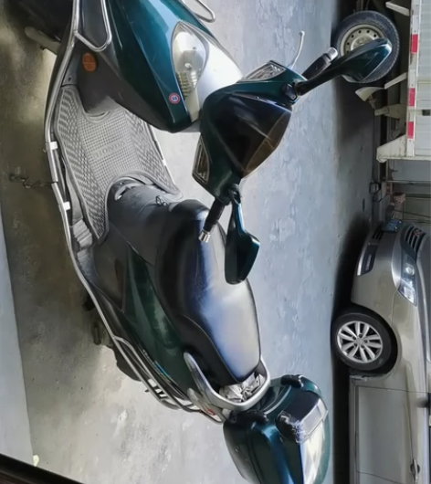 豪爵蓝巨星摩托车一辆，功能完全正常！现在很...