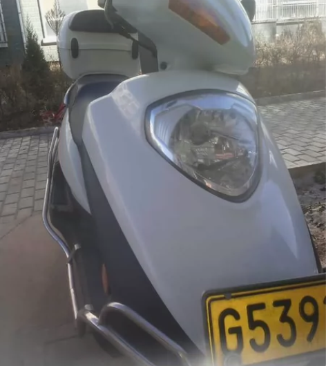 个人自用摩托证件齐全，行驶里程不到一万公里...