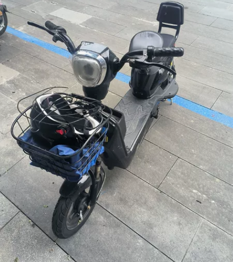亮伽新国标电动车自用，上下班骑，因辞职回家...