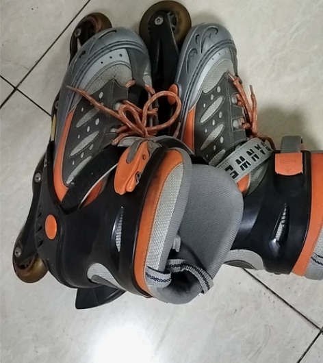 直排轮滑鞋滑冰旱冰溜冰鞋，尺码39-42，...