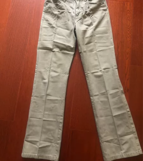 低价出女式直筒休闲裤M码 感兴趣的话点“我...