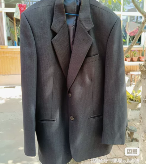 西服 褂子，150斤以下人可以穿，厚款，黑...