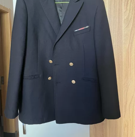 gy藏青色休闲西装一件上身很舒服适合165...