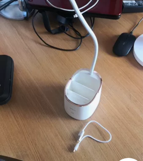 雅格护眼灯，充电式。亮度三档可调。转给需要...