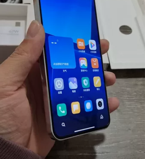 出售自用小米13国行12+256白色99新...